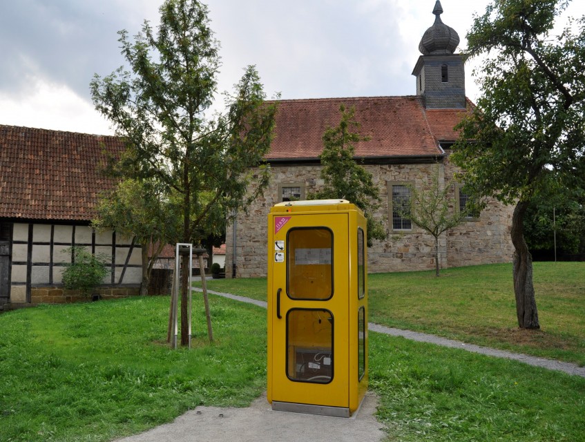 #AUFMACHER# Ganz ohne App: Gelbes Fernsprechhäuschen aus Oerlenbach / Bamberg kommt ins Fränkische Freilandmuseum Fladungen