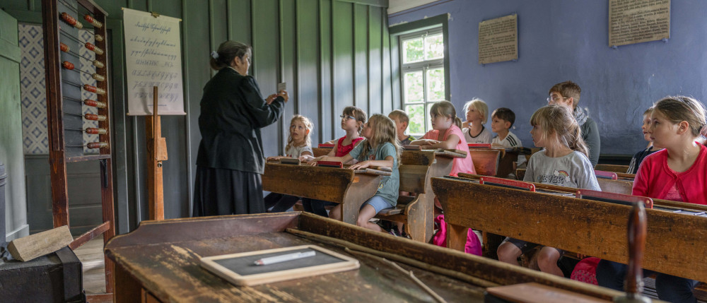 Historischer Schulunterricht im Freilandmuseum Fladungen